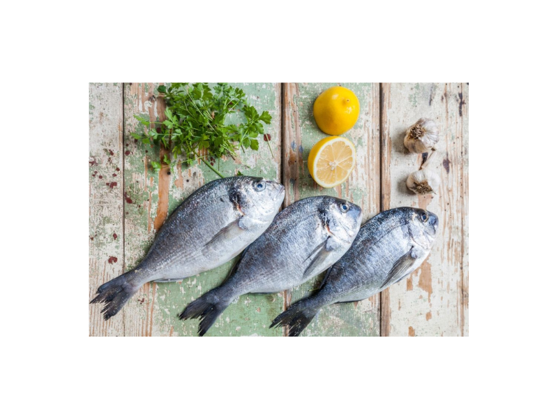 Douradas Goudbrasem Heel Bevroren verpakt +/- 500 Gr